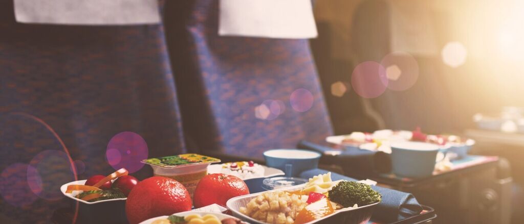 AIRLINE FOOD shutterstock 321602552 resized